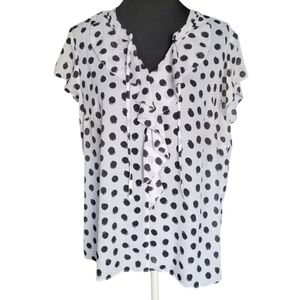 Liz Claiborne polka dot short sleeve blouse with ruffle detail Size PXL